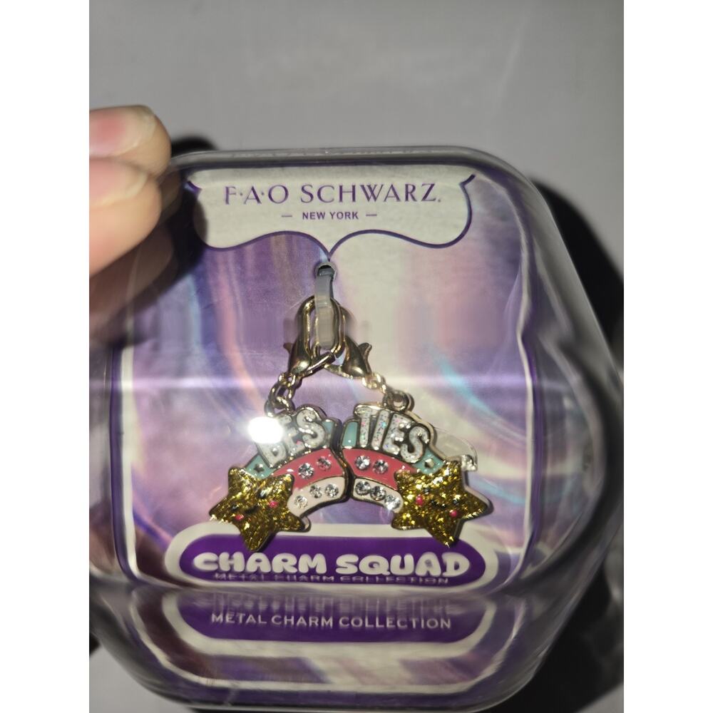 FAO Schwarz Charm Squad Metal Charm Collection Bestfriends - Picture 2 of 4
